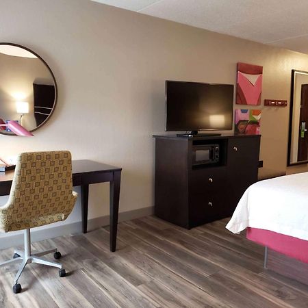 Hampton Inn Гринсберг Экстерьер фото