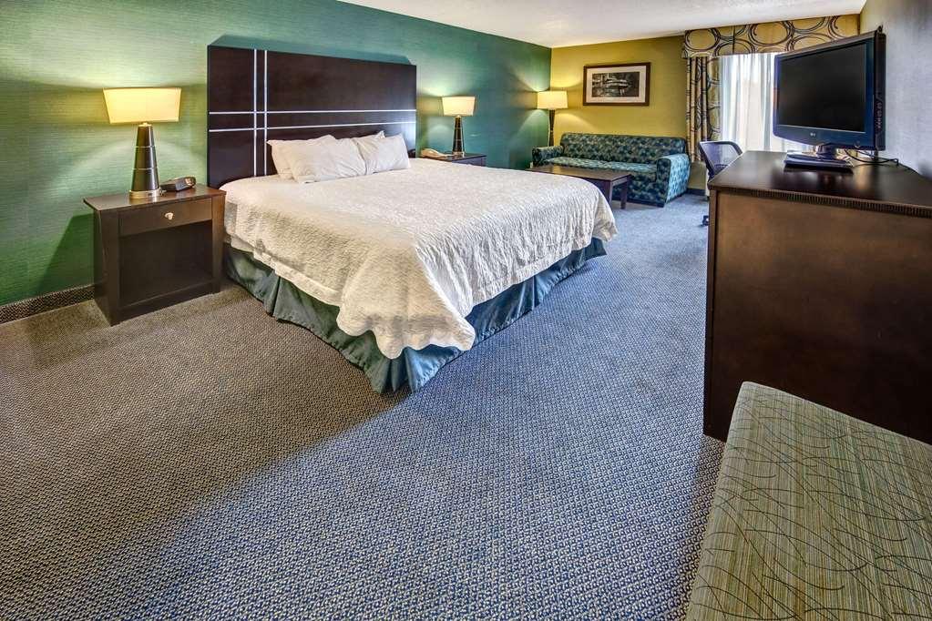 Hampton Inn Гринсберг Номер фото