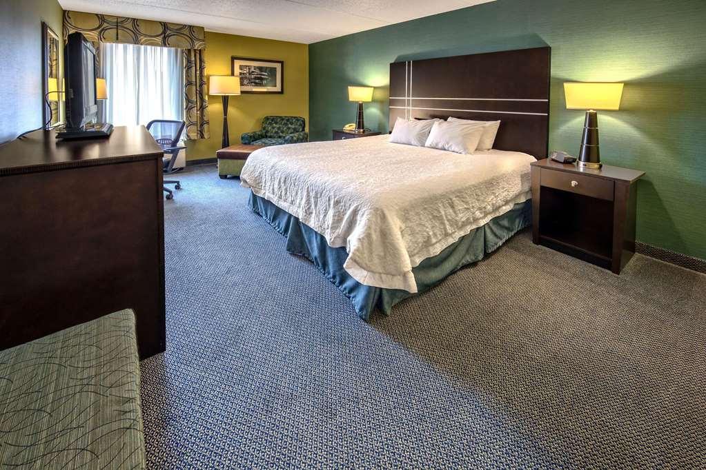 Hampton Inn Гринсберг Номер фото