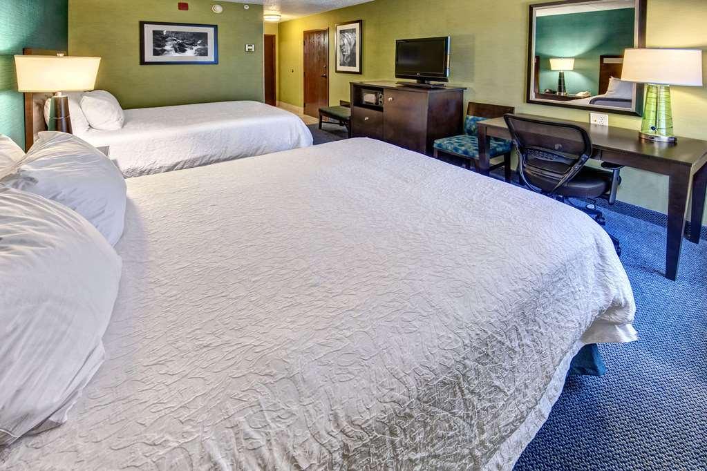 Hampton Inn Гринсберг Номер фото