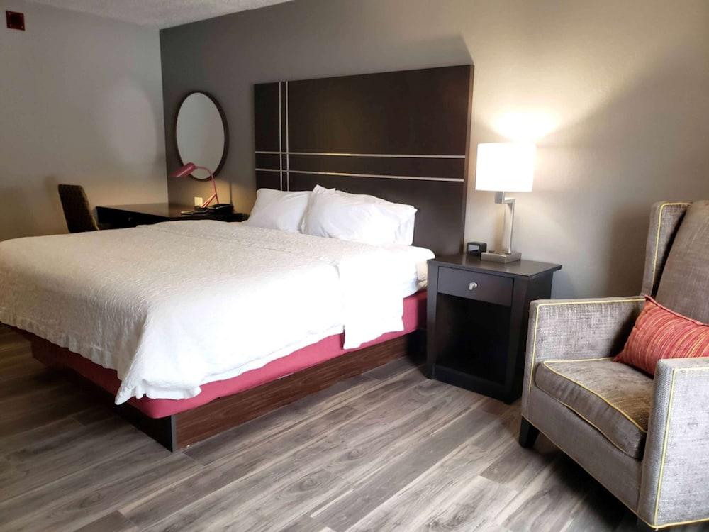 Hampton Inn Гринсберг Экстерьер фото