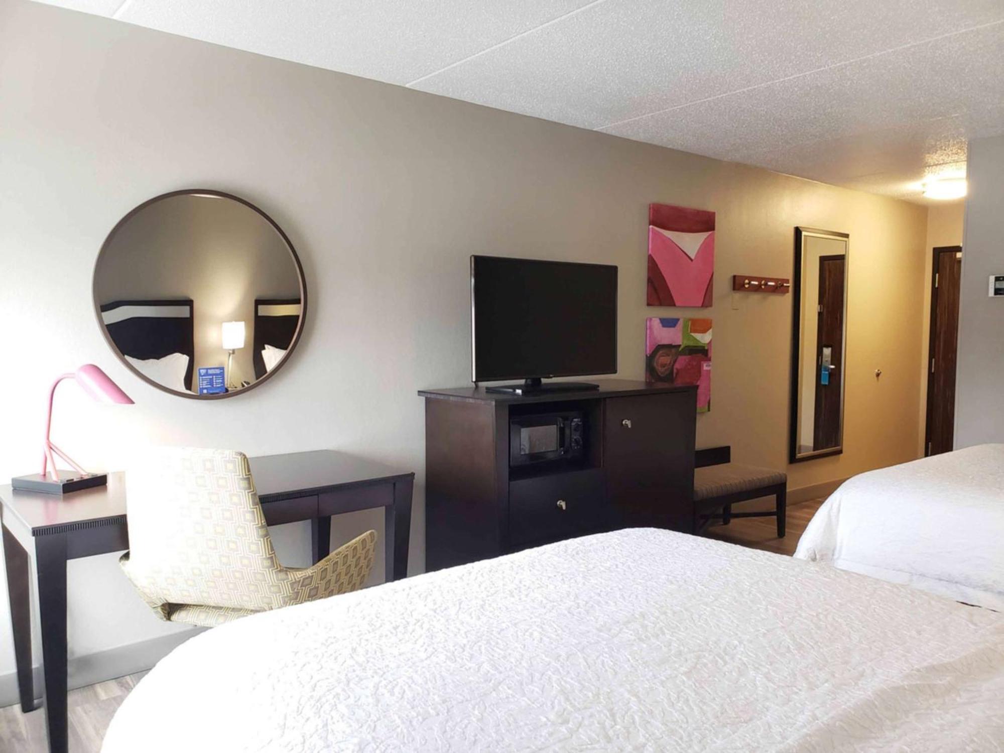 Hampton Inn Гринсберг Экстерьер фото